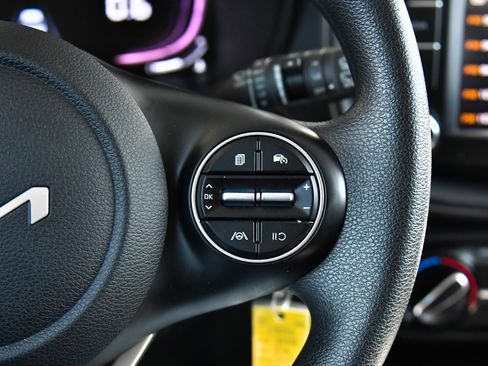 Used 2024 Kia Soul LX w/ Option Group 015 FWD image 25