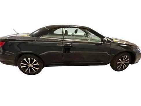 Used 2011 Chrysler 200 S FWD image 7