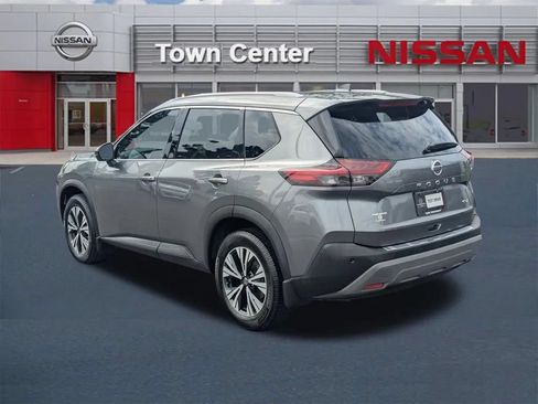 Used 2021 Nissan Rogue SV w/ Premium Package FWD image 5