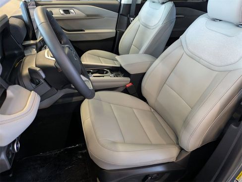 New 2026 Ford Explorer Active w/ Active Comfort Package image 15