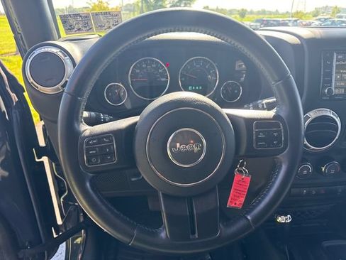 Used 2016 Jeep Wrangler Unlimited Sahara w/ Connectivity Group AWD/4WD image 20