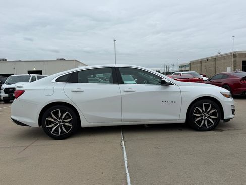 Used 2023 Chevrolet Malibu RS w/ LPO, Floor Liner Package FWD image 4