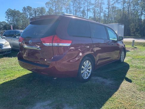 Used 2011 Toyota Sienna Limited image 7