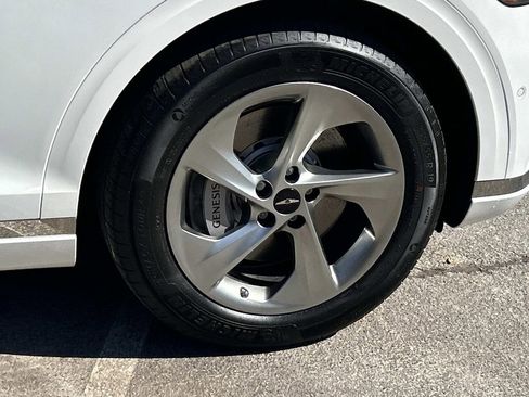 New 2026 Genesis GV70 2.5T Advanced AWD/4WD image 9