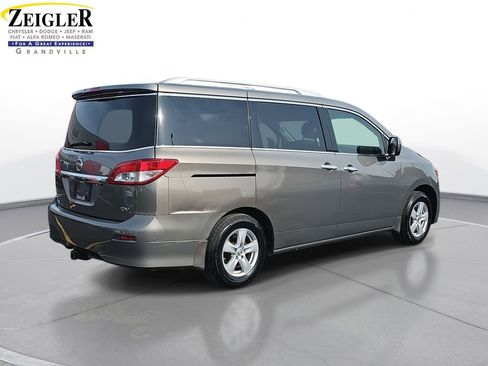 Used 2014 Nissan Quest SV w/ Leather Package image 5