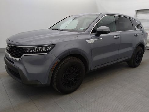 Used 2022 Kia Sorento LX FWD image 2