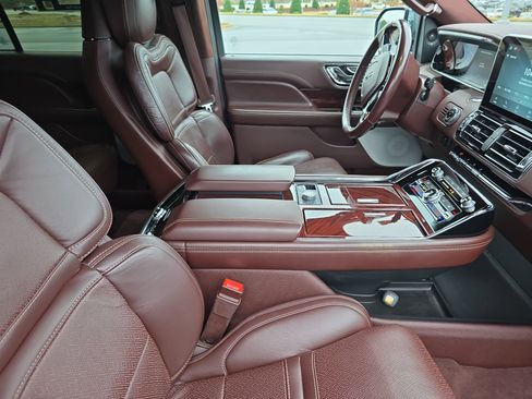 Used 2021 Lincoln Navigator L Black Label w/ Cargo Convenience Package image 10