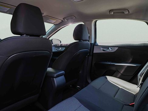 Certified 2024 Kia Forte LXS w/ LXS Technology Package FWD image 22