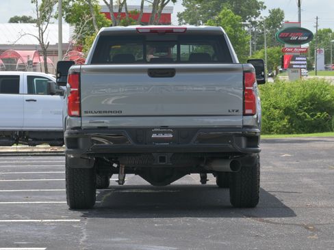 Used 2026 Chevrolet Silverado 2500 LTZ w/ LTZ Plus Package AWD/4WD image 32