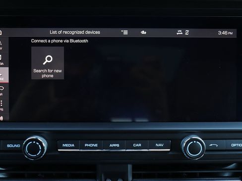 Used 2020 Porsche Macan image 32