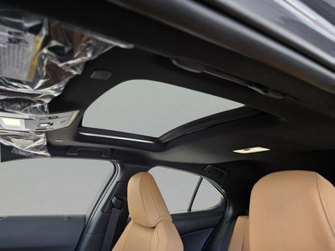 New 2026 Lexus UX 300h FWD image 14