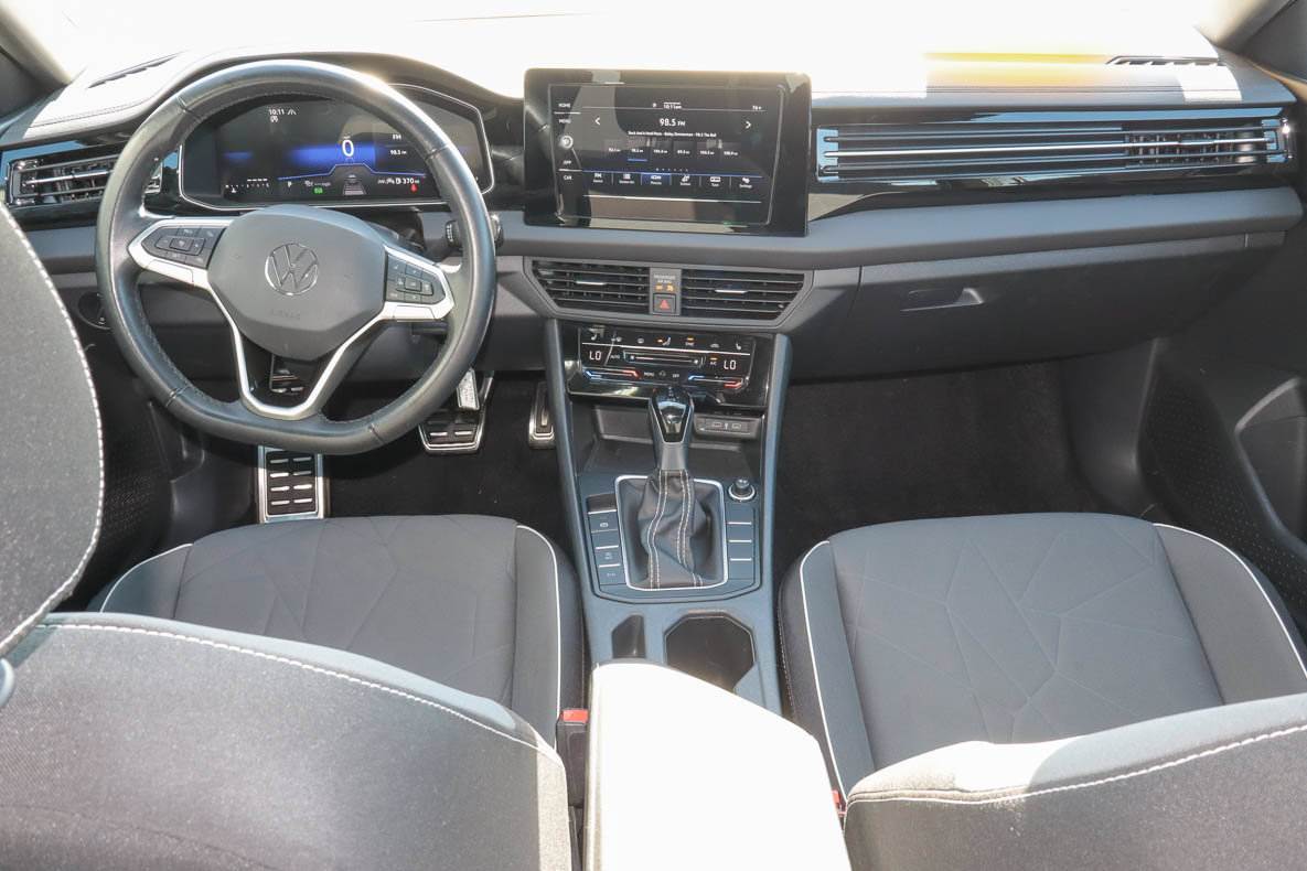 Used 2025 Volkswagen Jetta Sport FWD image 10