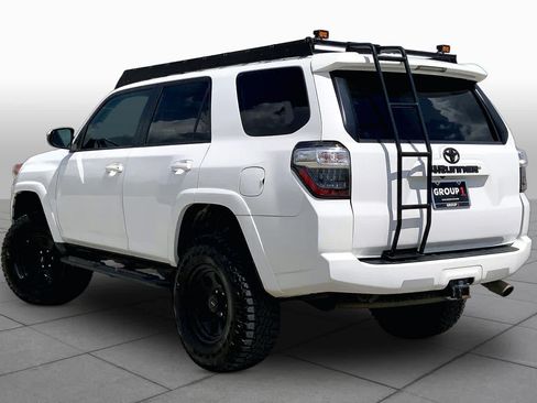 Used 2018 Toyota 4Runner SR5 RWD image 12