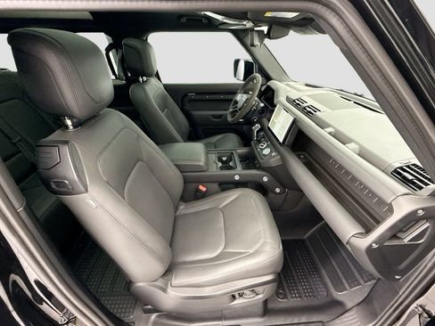 Certified 2024 Land Rover Defender 90 V8 AWD/4WD image 19