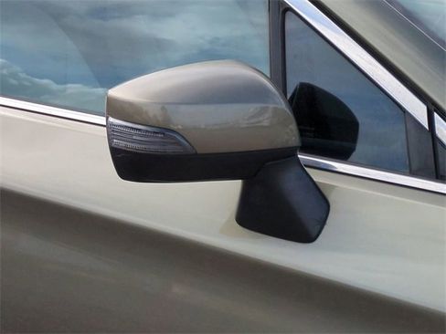 Used 2017 Subaru Outback 3.6R Limited image 12