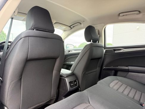 Used 2020 Ford Fusion SE FWD image 16