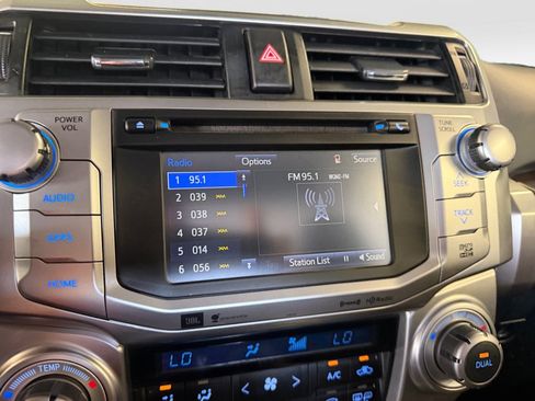 Used 2016 Toyota 4Runner Limited AWD/4WD image 21
