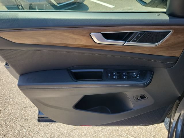 Used 2025 Volkswagen Atlas SE FWD image 16