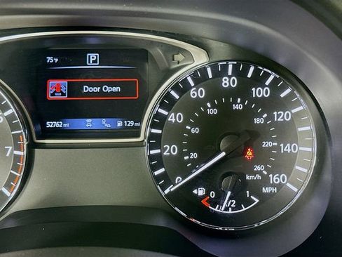 Used 2020 Nissan Pathfinder SL image 12