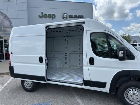 New 2025 RAM ProMaster 2500 w/ Convenience Group image 5