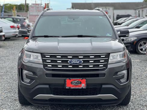 Used 2017 Ford Explorer XLT AWD/4WD image 2