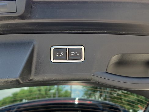 Certified 2025 Kia Sorento EX FWD image 11