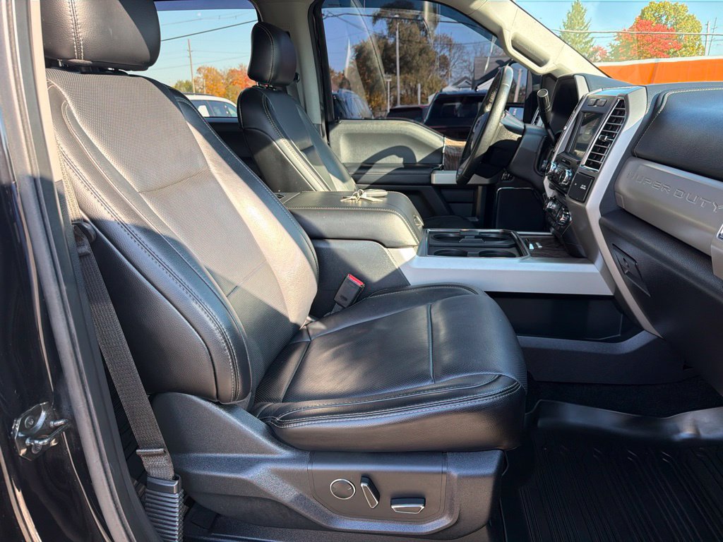Used 2017 Ford F250 Lariat w/ Lariat Ultimate Package AWD/4WD image 9