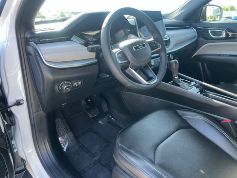 Used 2025 Jeep Compass Limited AWD/4WD image 26