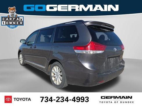 Used 2012 Toyota Sienna XLE w/ Entertainment Pkg image 10