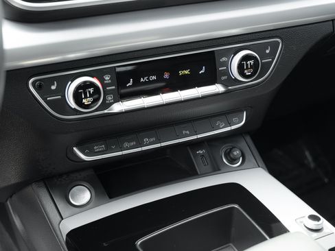 Certified 2025 Audi Q5 2.0T Premium w/ Convenience Plus Package AWD/4WD image 13