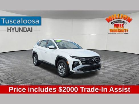 Used 2025 Hyundai Tucson SE image 1