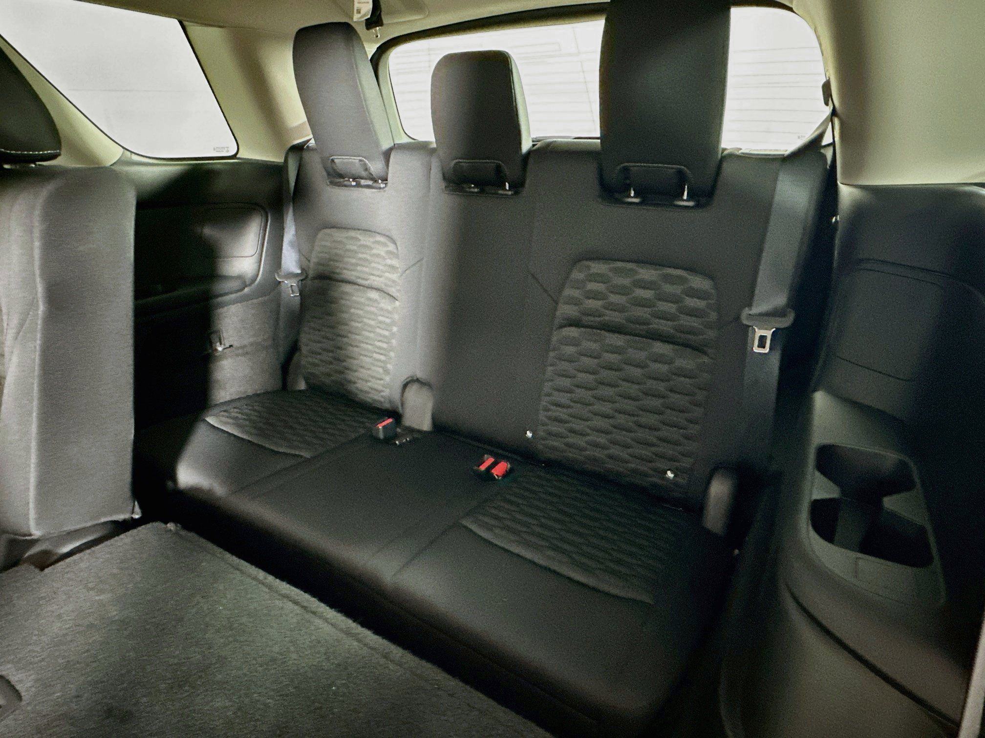 Used 2022 Nissan Pathfinder SV FWD image 28
