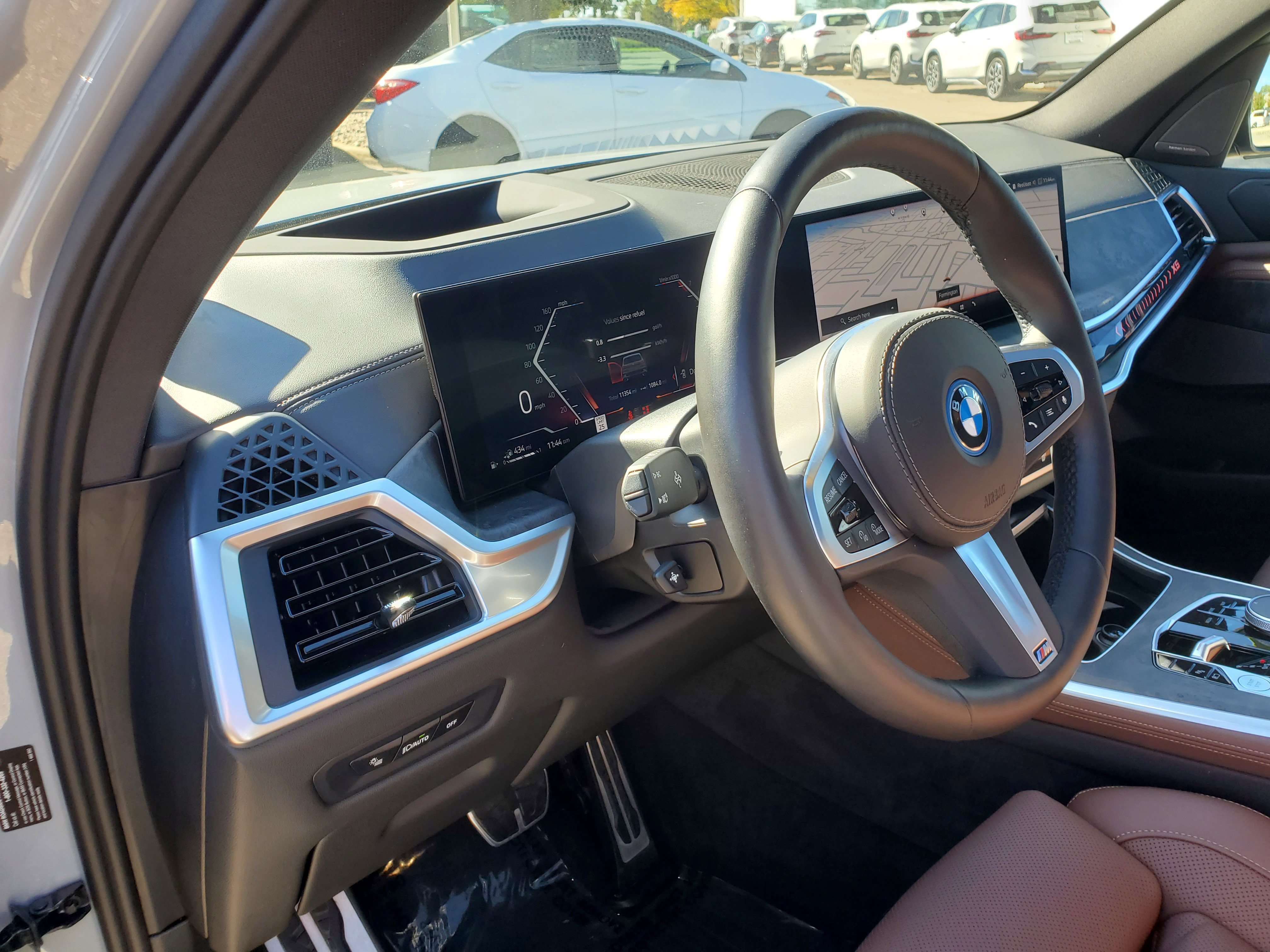 Certified 2024 BMW X5 xDrive50e w/ M Sport Package AWD/4WD image 11
