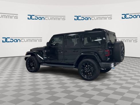 Used 2023 Jeep Wrangler Unlimited Sahara w/ Cold Weather Group AWD/4WD image 6