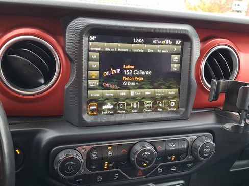 Used 2021 Jeep Gladiator Rubicon image 16