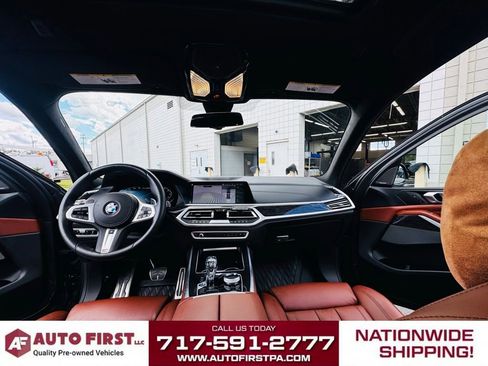 Used 2022 BMW X7 M50i w/ Executive Package image 31
