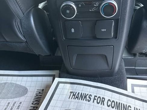 Used 2023 Ford Explorer XLT w/ Equipment Group 202A AWD/4WD image 10