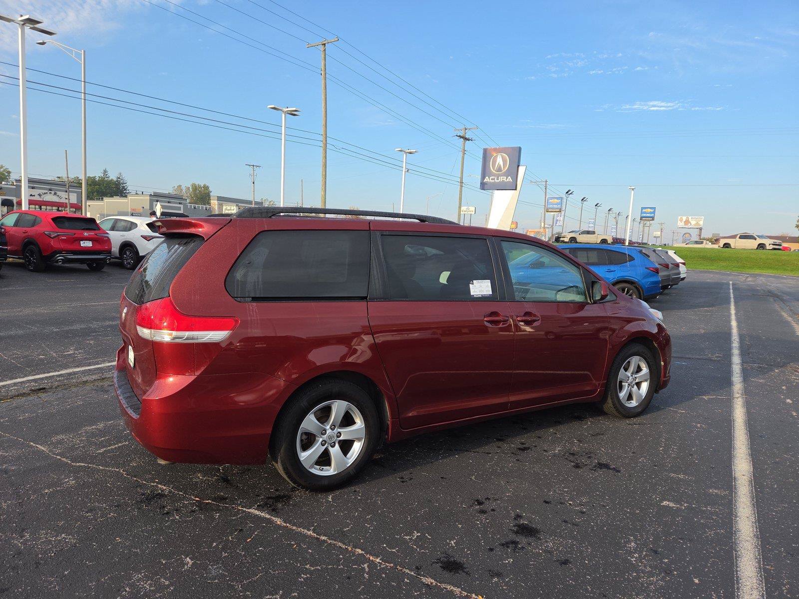 Used 2014 Toyota Sienna LE FWD image 27