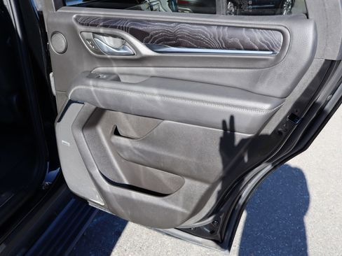 Used 2021 GMC Yukon Denali w/ Denali Premium Package image 36