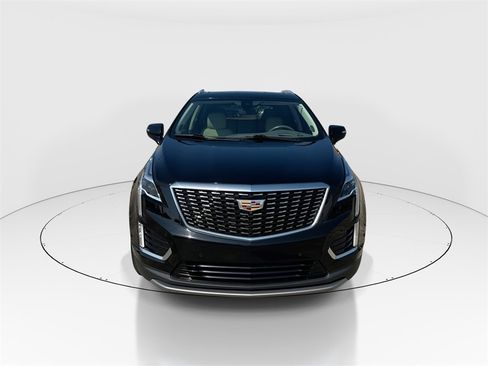 Used 2021 Cadillac XT5 Premium Luxury image 3