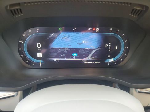 Certified 2025 Volvo XC60 B5 Ultra image 30