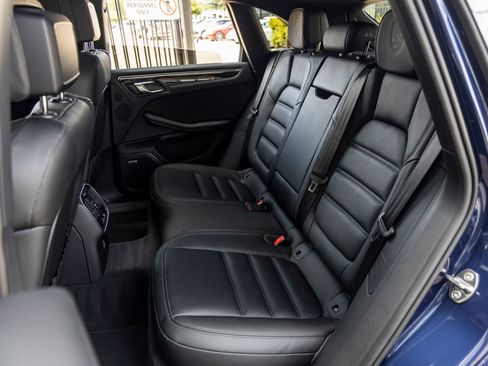 Certified 2026 Porsche Macan AWD/4WD image 31
