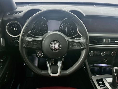 Used 2023 Alfa Romeo Stelvio Veloce AWD/4WD image 17