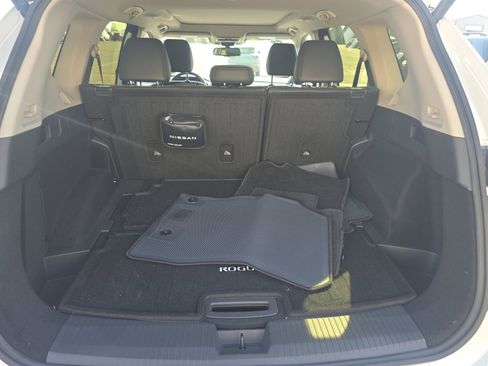 Used 2025 Nissan Rogue Platinum w/ Tech Package AWD/4WD image 8