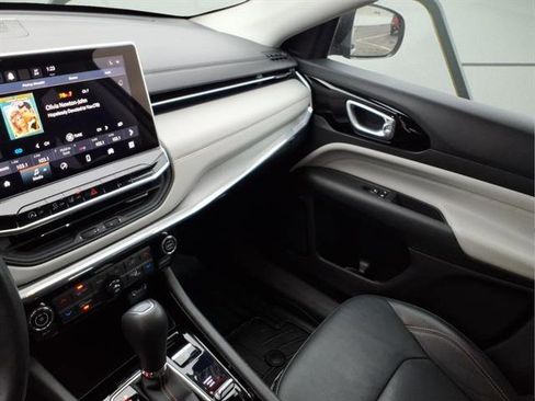 Used 2022 Jeep Compass Limited image 20