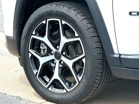 Used 2025 Jeep Compass Limited AWD/4WD image 11