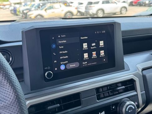 Certified 2025 Toyota Tacoma SR5 AWD/4WD image 26