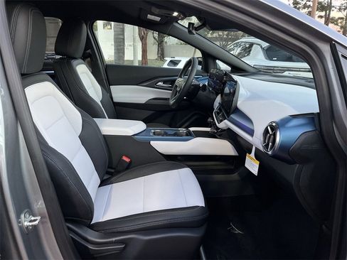 New 2026 Chevrolet Equinox EV LT image 26
