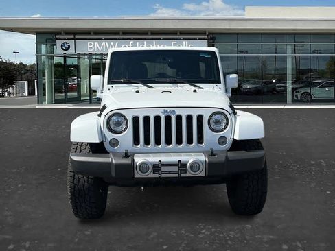 Used 2017 Jeep Wrangler Unlimited Sahara w/ Connectivity Group AWD/4WD image 2