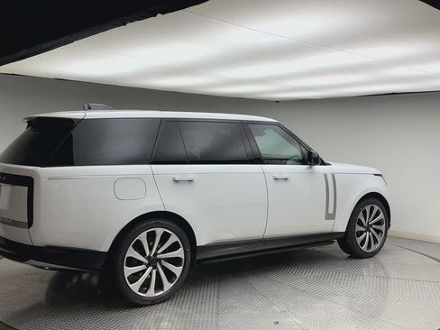 New 2026 Land Rover Range Rover Long Wheelbase Autobiography image 2